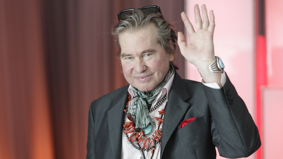Uncommon method Val Kilmer introduced throat most cancers prognosis to the world earlier than dropping his voice