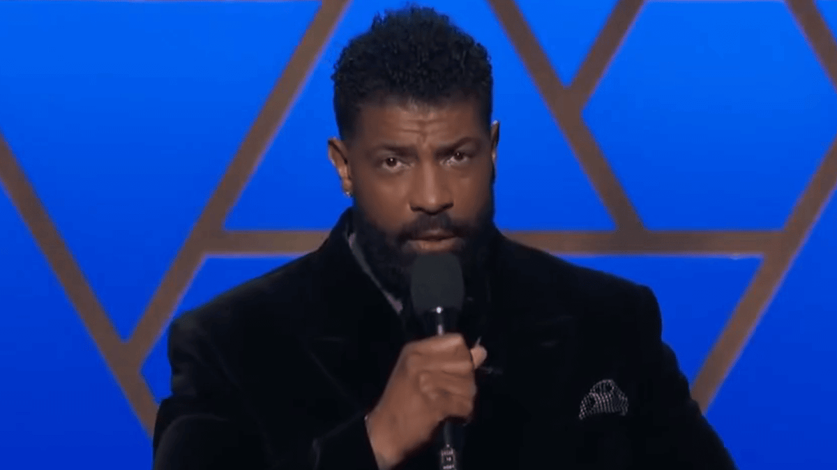 Deon Cole criticised for surprising Tourette’s joke mocking BAFTA’s racial slur incident