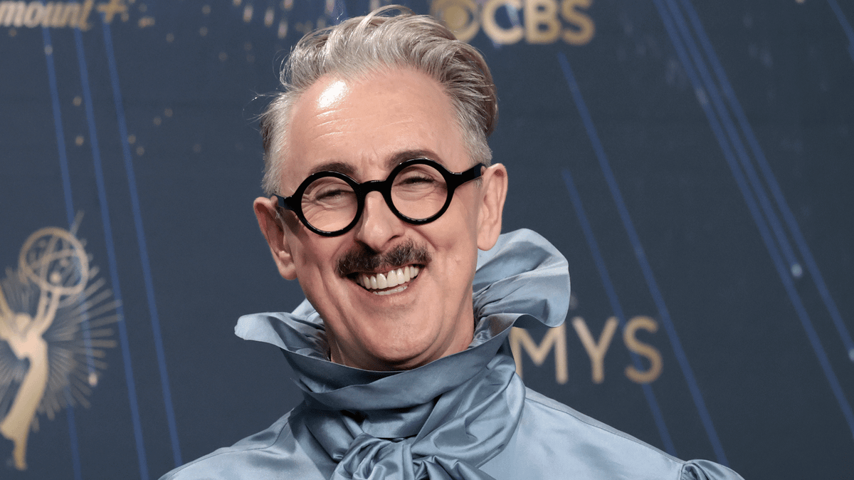 Alan Cumming unveiled as new Toy Story 5 character