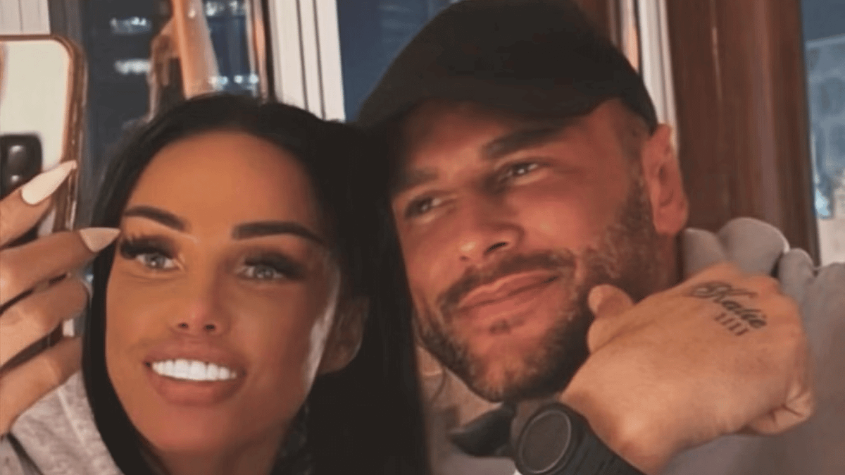 Katie Worth points warning to Lee Andrews after ‘unusual behaviour’ in jail revealed