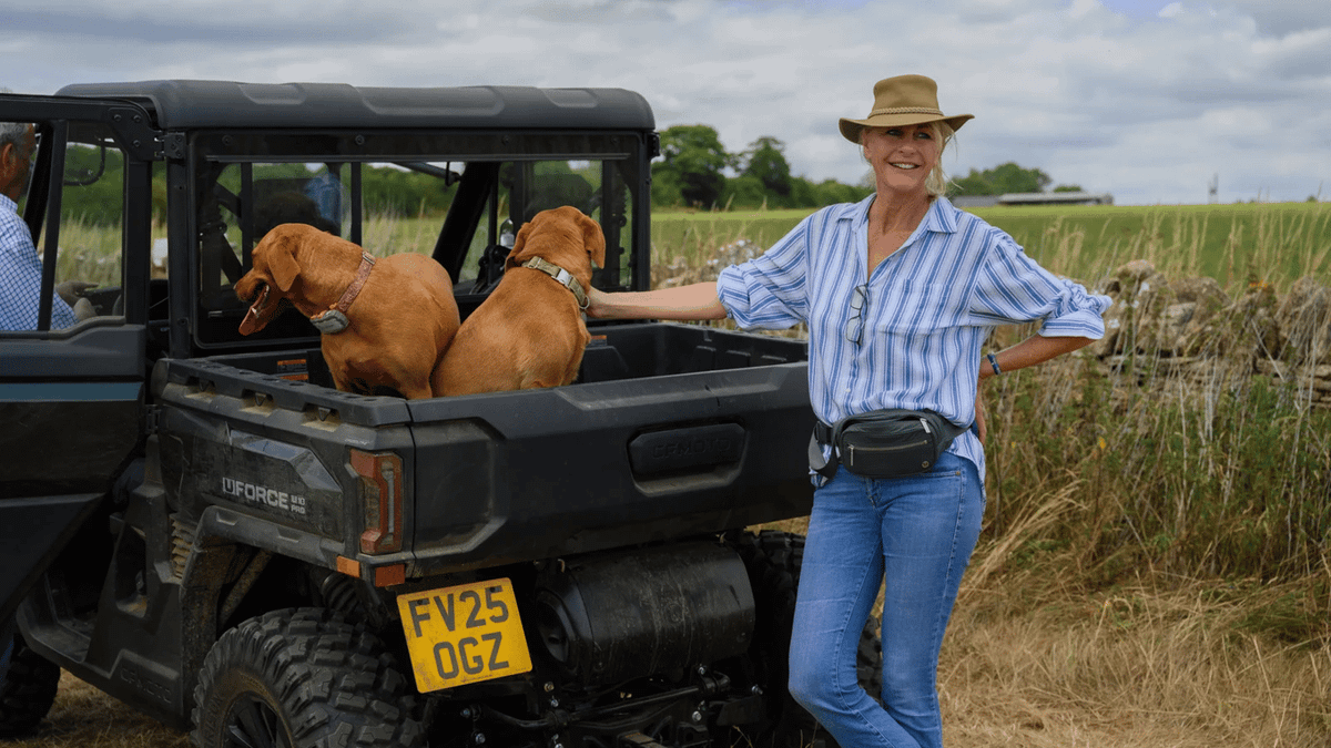 Lisa Hogan urges followers to not go to Diddly Squat Farm