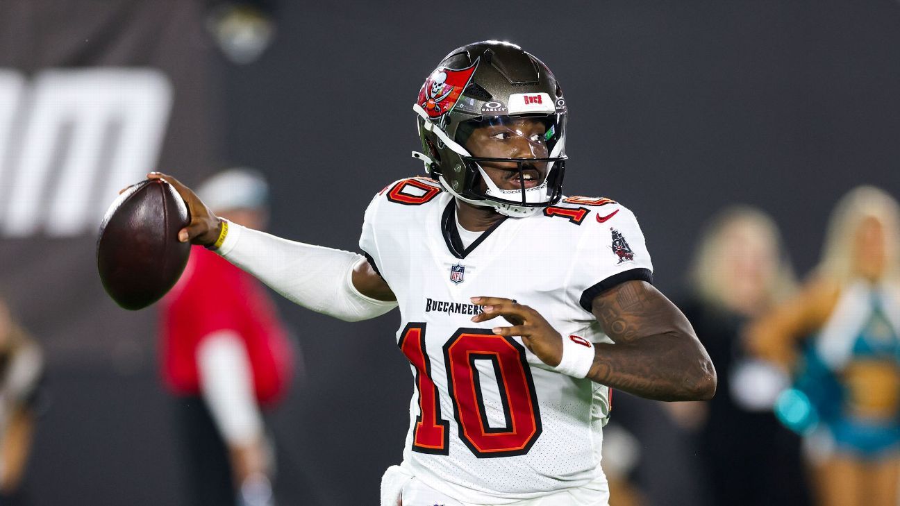 Buccaneers Sign Undrafted Rookie Jalon Daniels as Backup Quarterback