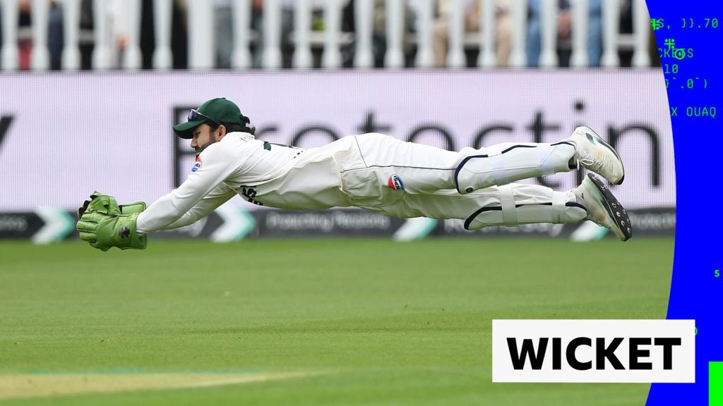 England vs Pakistan Second Test: Muhammad Rizwan Catches Emilio Gay in Spectacular Style