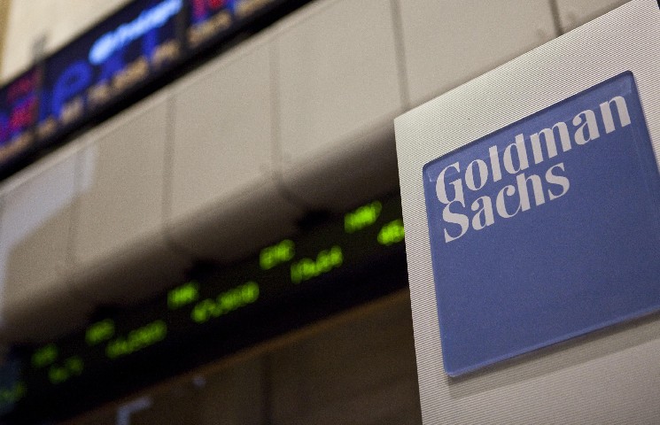 Goldman Sachs Shock: Coinbase Traders Braced for $196