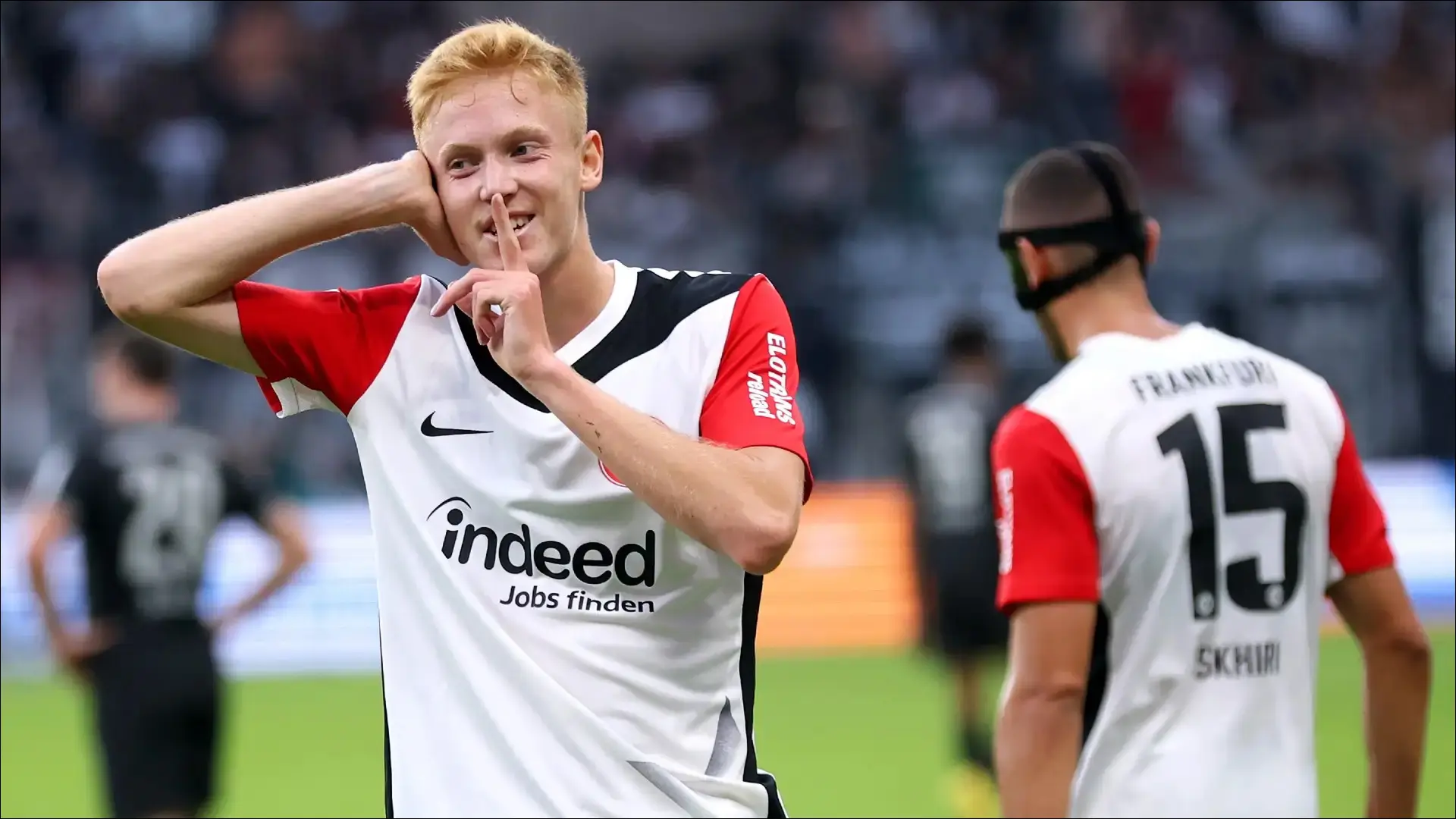 Hugo Larsson in London as Crystal Palace Hold Talks Over €25 Million Transfer