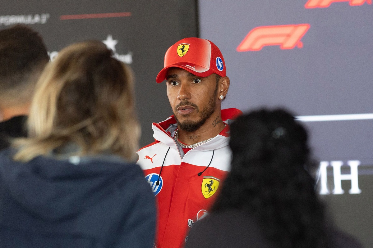 Lewis Hamilton “Didn’t Help Himself” With Ferrari Radio Messages, Says Guenther Steiner