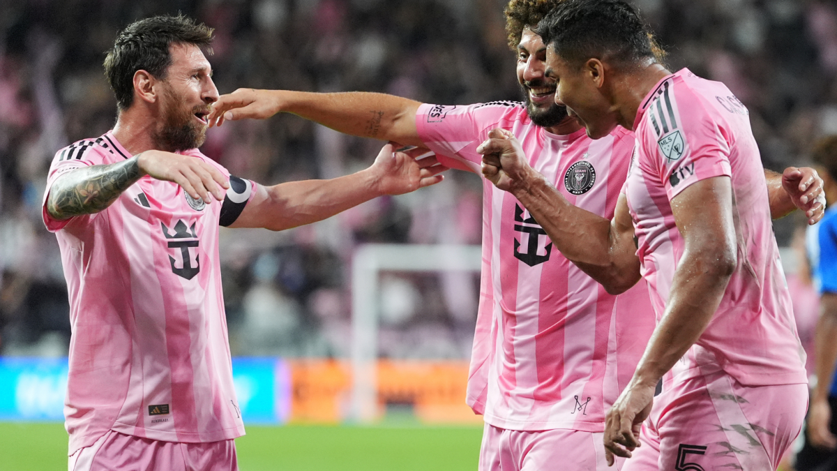 Messi’s Four-Goal Masterclass Narrows Cristiano Ronaldo’s Lead in Race to 1,000