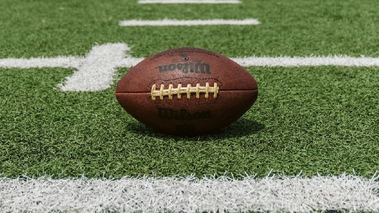 NFL Returns to DraftKings and FanDuel While Still Shunning Prediction Markets