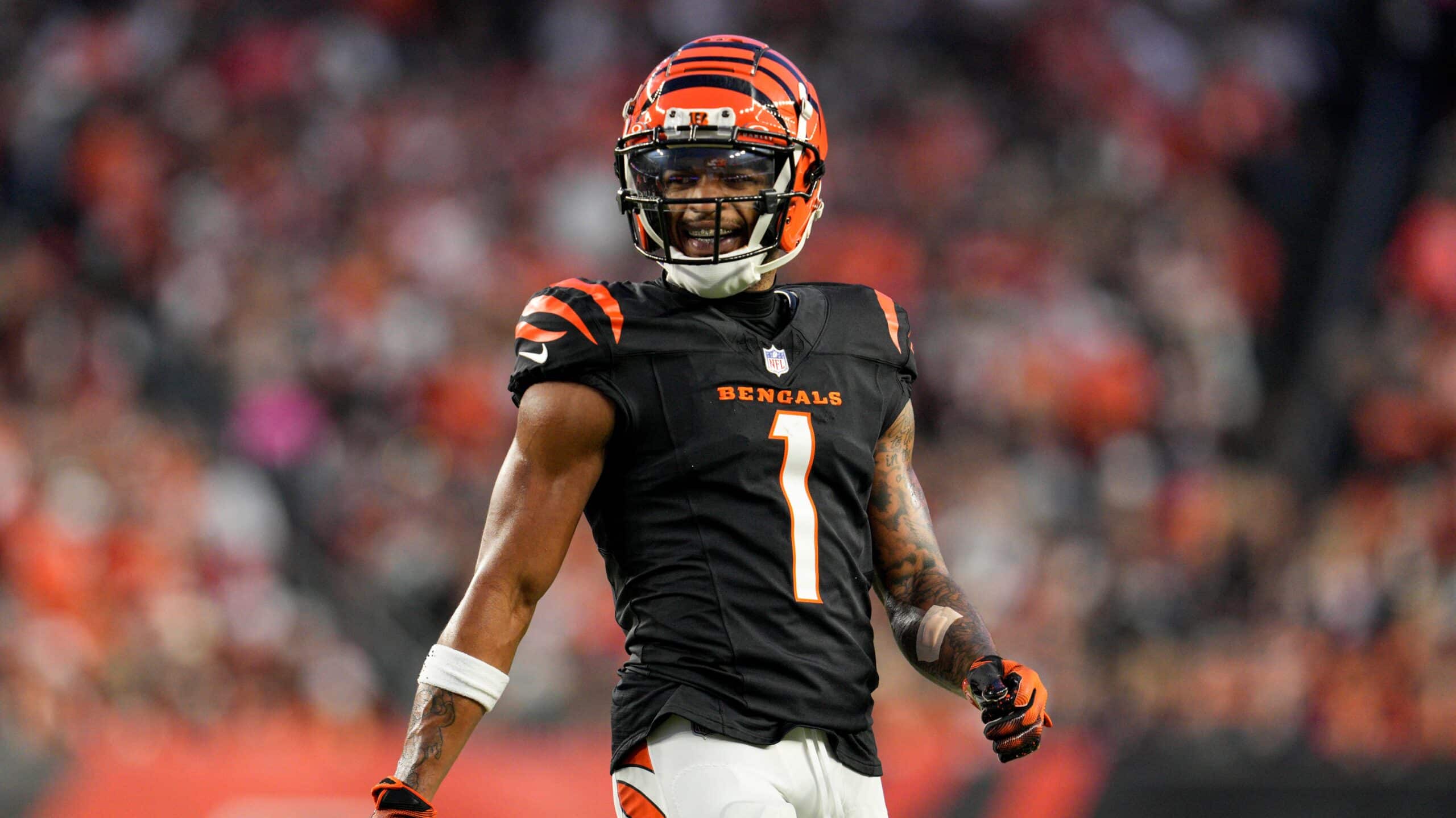 Bengals Star Ja’Marr Chase Leaves Training Camp Practice After Apparent Injury