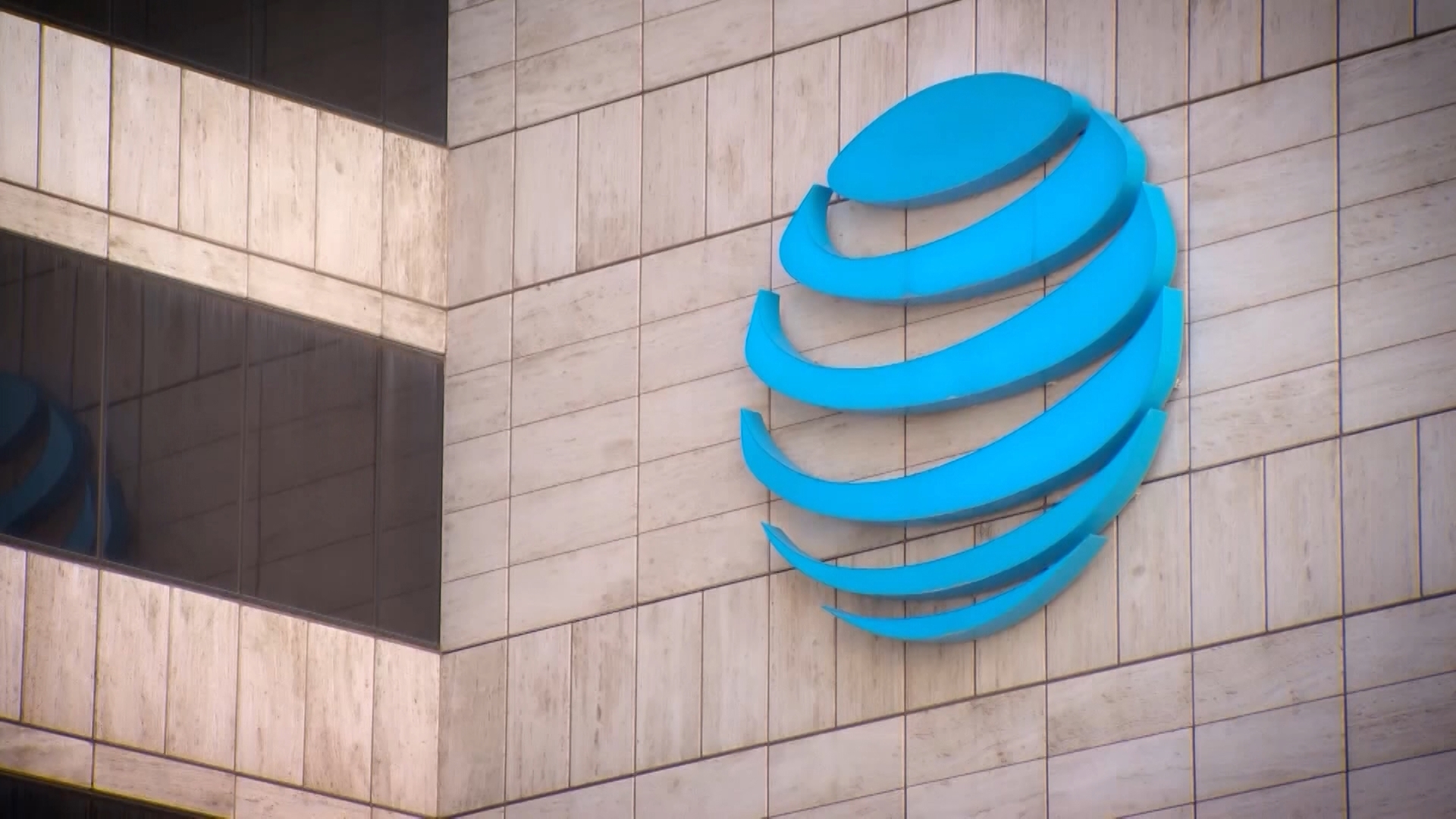 AT&T Houston Customers Report Service Issues as Company Says Network Is Normal