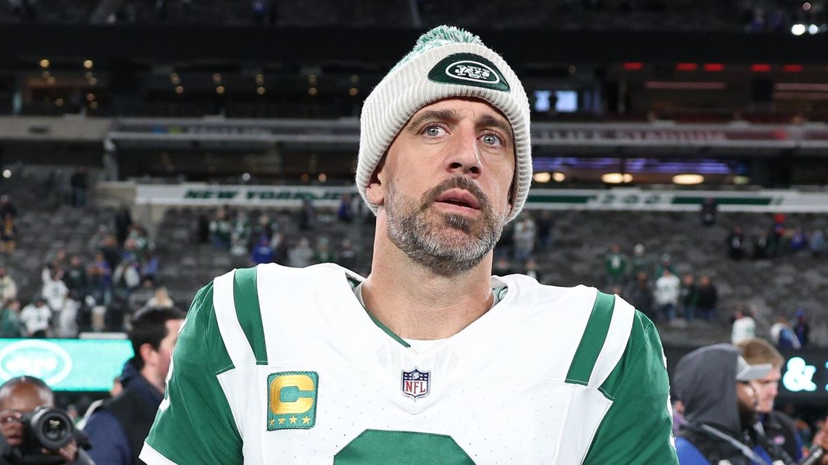 Aaron Rodgers’ Former Teammate Defends Him Over Alleged Shailene Woodley Proposal Confession