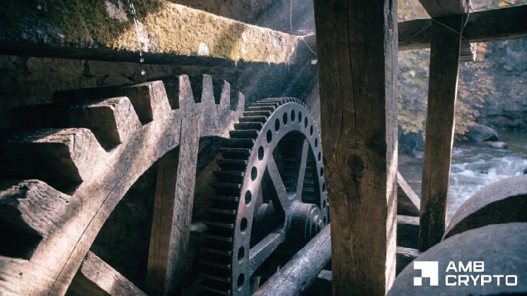 Altcoin Market Nears $1.07T Breakout as Warning Signs Emerge
