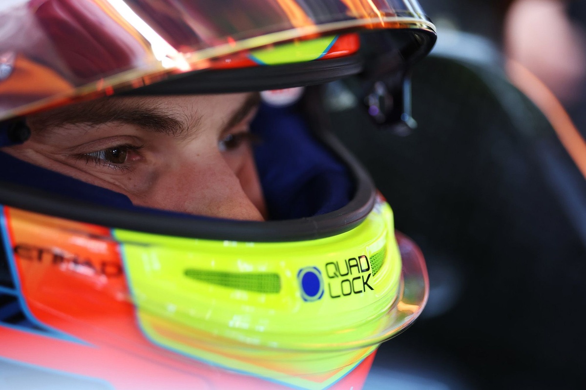 Andrea Stella: McLaren Must Help Oscar Piastri Stop “Thinking” About Driving ’26 F1 Car