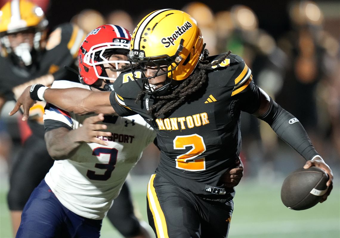 Brandon Bennett, No. 3 Montour Lock Down No. 1 McKeesport to Win Class 4A Clash