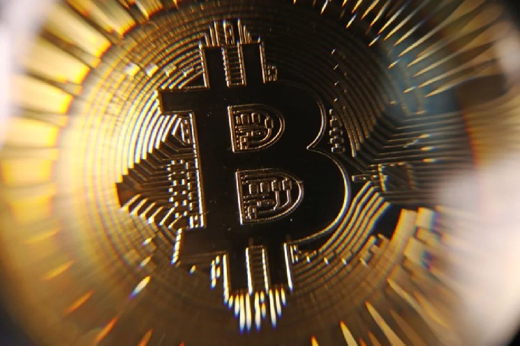 Chinese Mining Company Founder Reveals Why He Repurchased All Sold Bitcoin