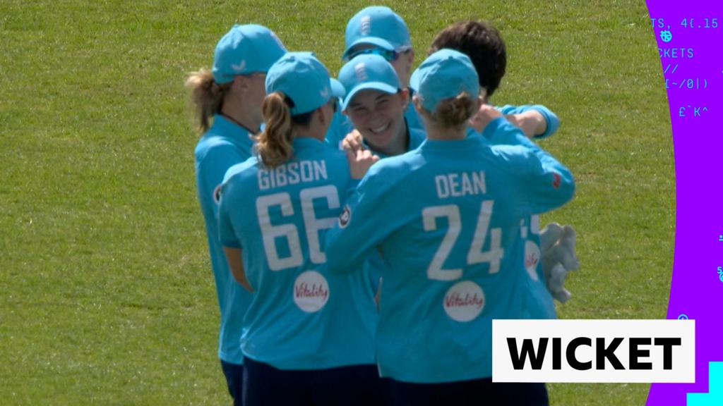 England vs Ireland First ODI: Alice Capsey Takes Brilliant Catch on Wicketkeeper Debut to Dismiss Amy Hunter