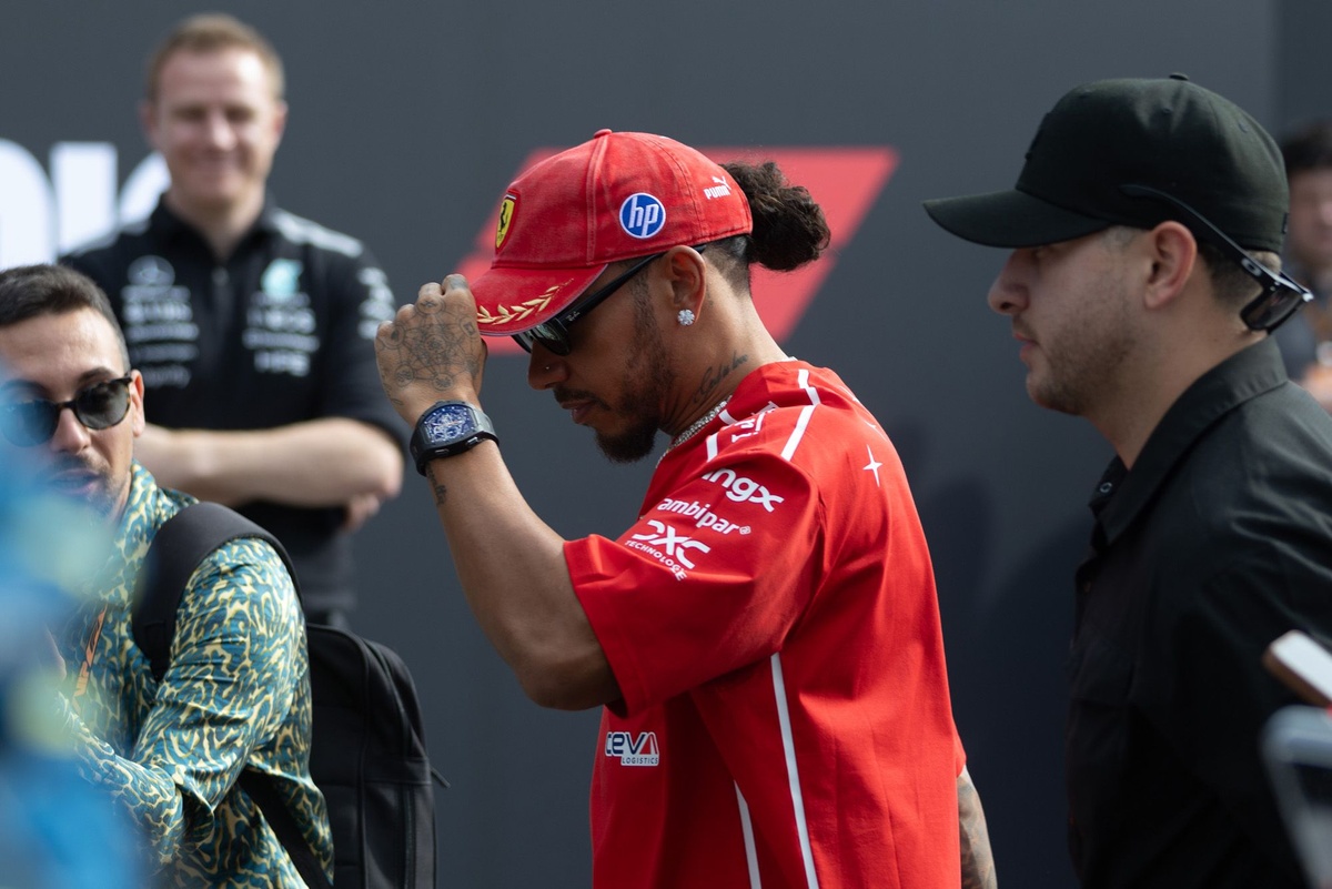 Ferrari “too late” to prioritise Lewis Hamilton in F1 title fight, says Jolyon Palmer