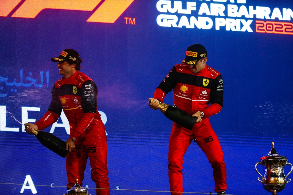“It’s always the same” – Carlos Sainz weighs in on Charles Leclerc and Lewis Hamilton’s Monza clash