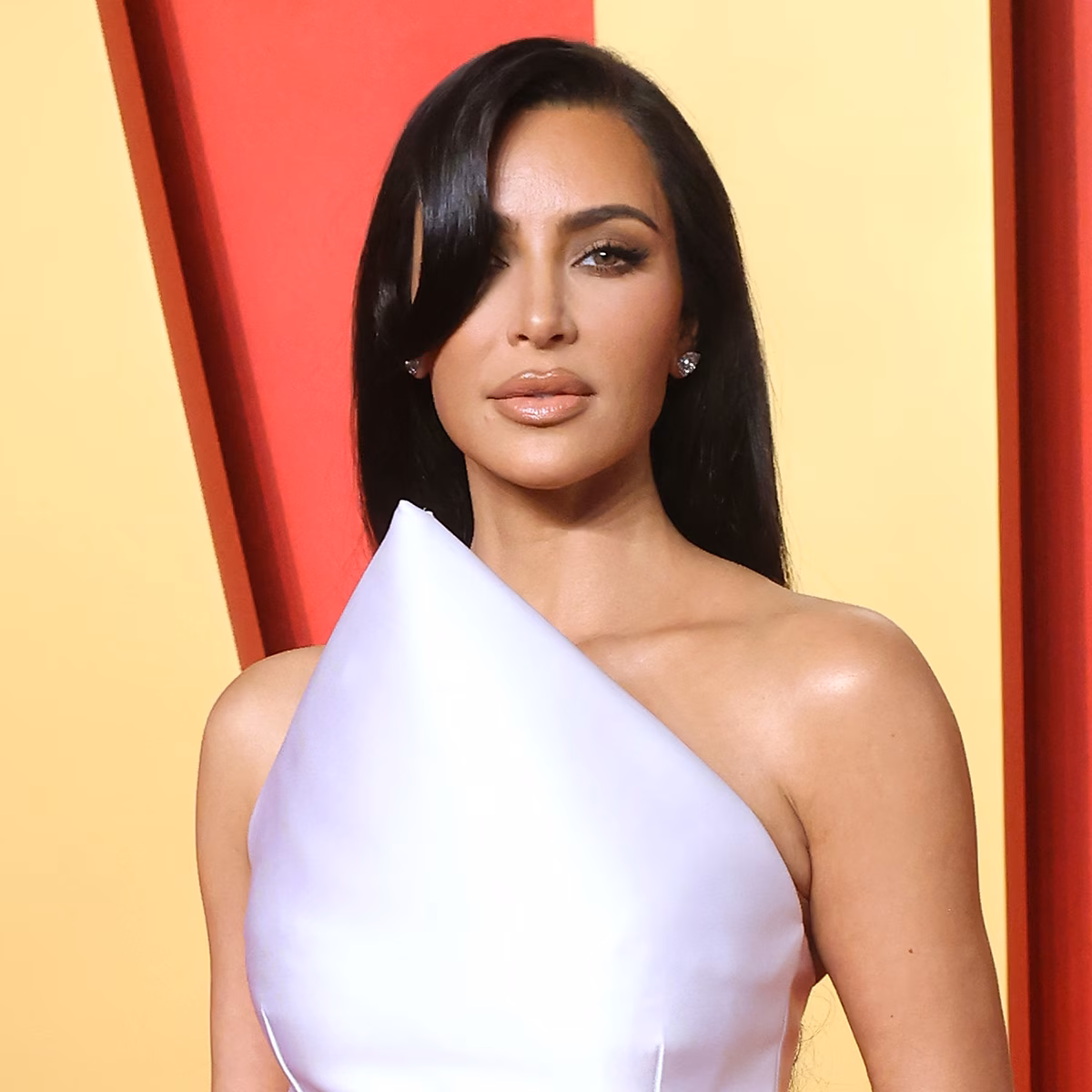 Kim Kardashian Reveals Esophagitis Diagnosis Linked to Father’s Cancer