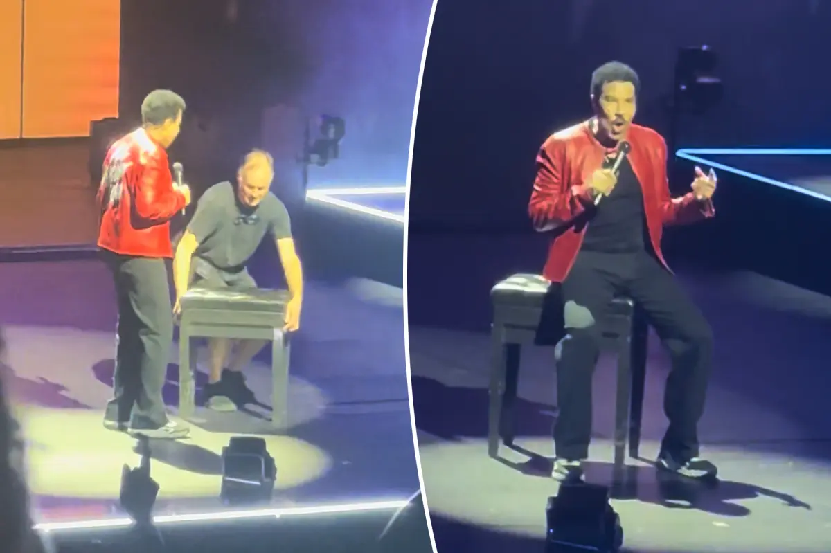 Lionel Richie Needed to Sit Down Mid-Concert Hours Before ICU Hospitalization