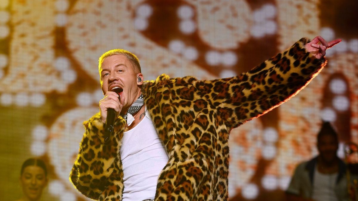 Macklemore Accused of Breaking ‘Promise’ During Ed Sheeran Performance