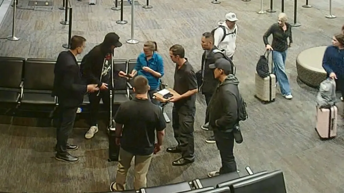 New Video Shows Federal Agents Stopping Eric Swalwell at SFO | NBC Bay Area