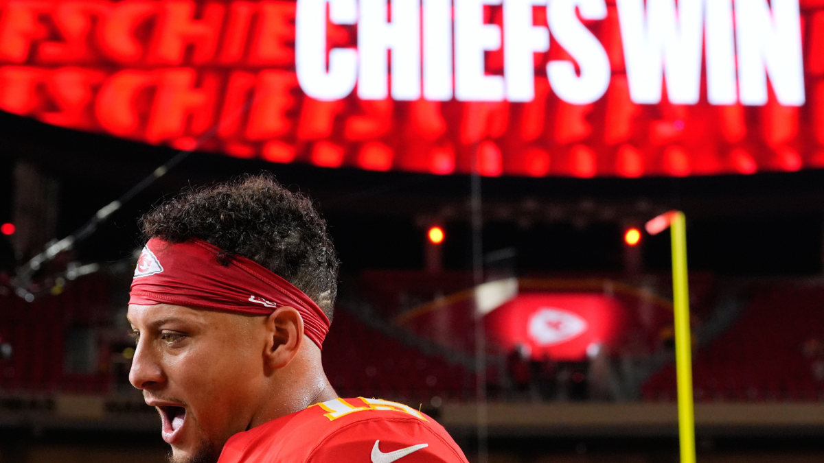 Patrick Mahomes reacts after opening touchdown vs. Broncos helps bettor win $2100