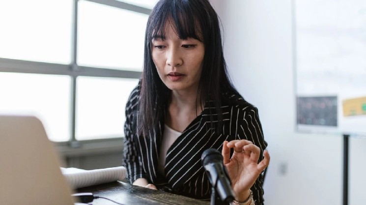 Phygitals Launches Tokenized Magazine on Solana, Sparking Interest