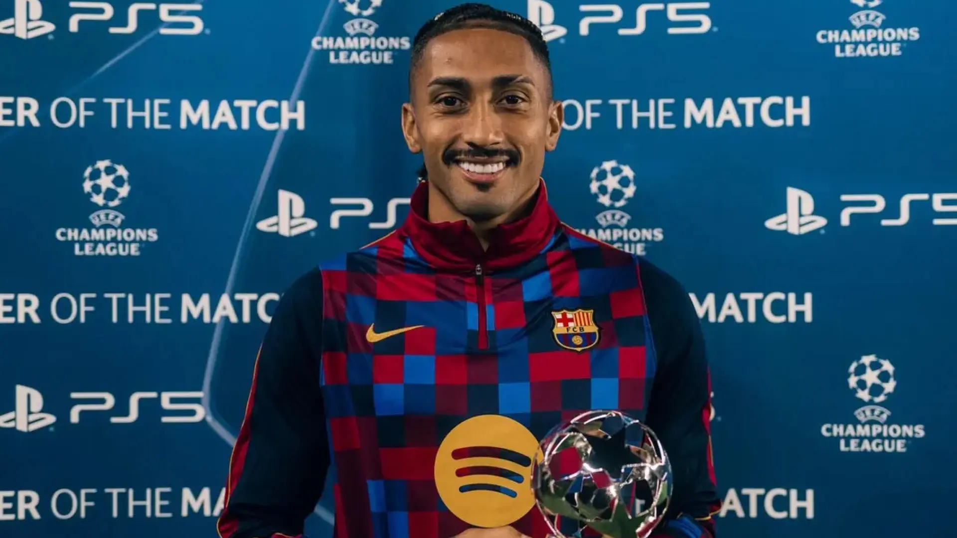 Raphinha Assured of Long-Term Barcelona Future After Raising His Level, Reports Say