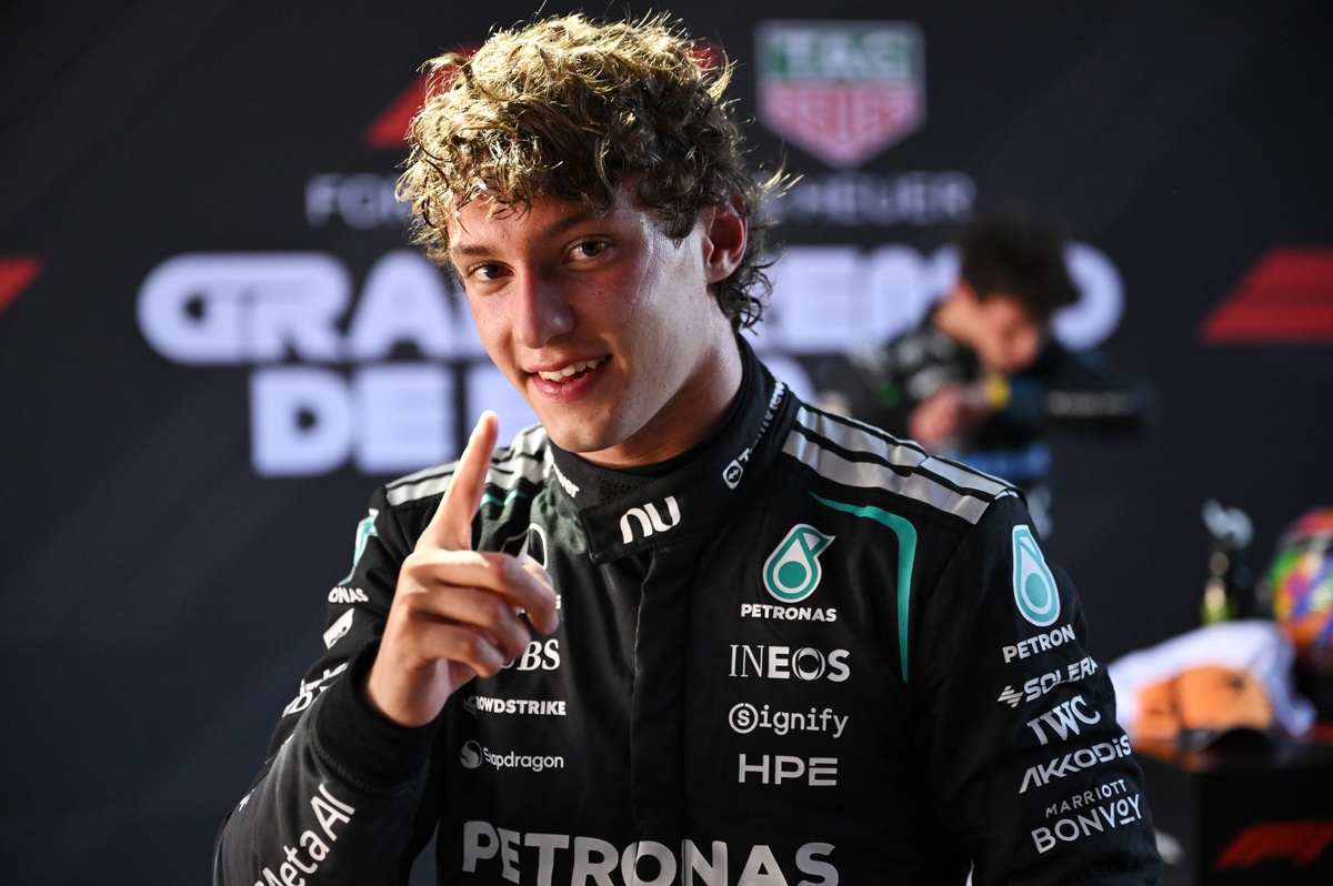 Sebastian Vettel: “I’d be very happy” for Kimi Antonelli to become F1’s youngest champion
