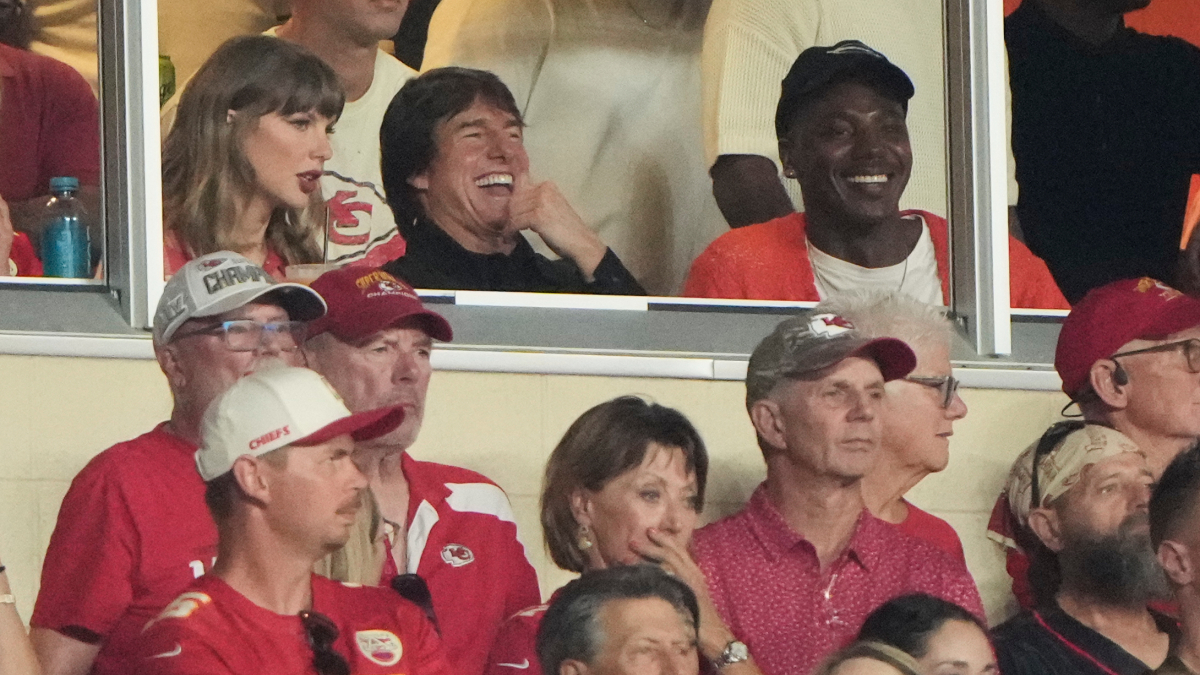 Tom Cruise Allegedly Told Taylor Swift 11-Word Phrase in Chiefs’ Suite