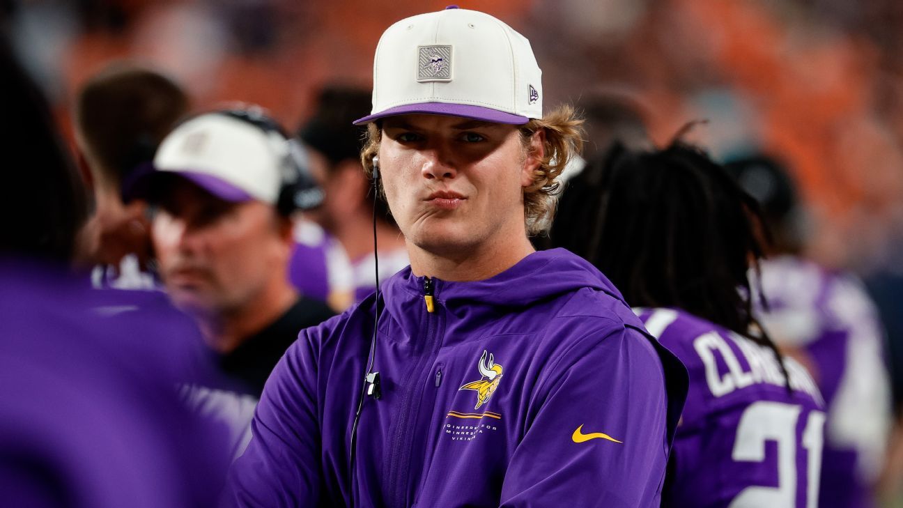 Vikings Set QB Depth Chart: McCarthy No. 3, Wentz No. 2 for Week 1